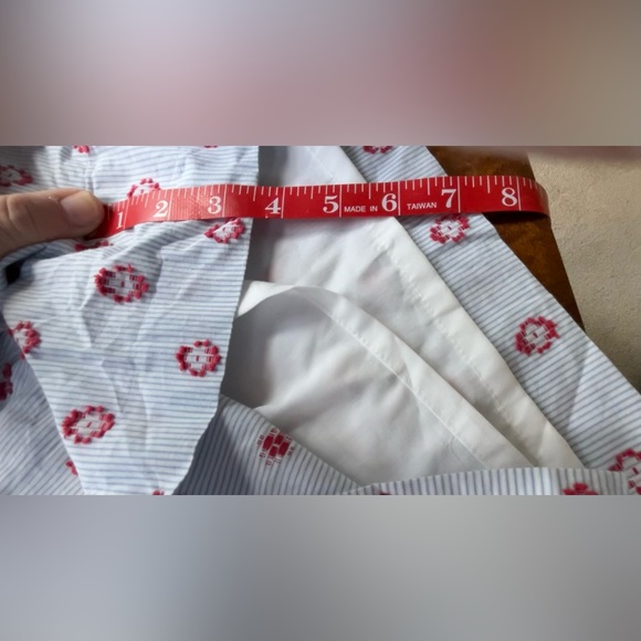 Woman’s dressy lined shorts  w/elastic paper bag waist and self tie - Picture 6 of 8